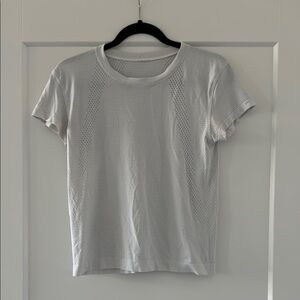 Lululemon white tee shirt mesh